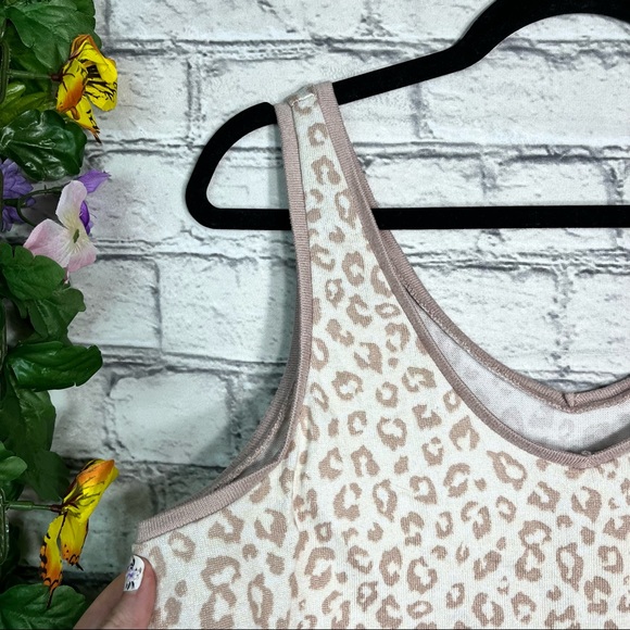 ]🌼3/$30🌼Nicole Miller New York Leopard Printed Super Soft Swing Tank Size Med. - Picture 12 of 15